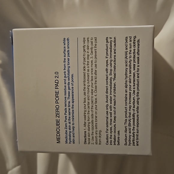 Medicube Pore Pad 2.0 - 70 pads -for smaller looking pores K Beauty #1 pore pads - Picture 3 of 3